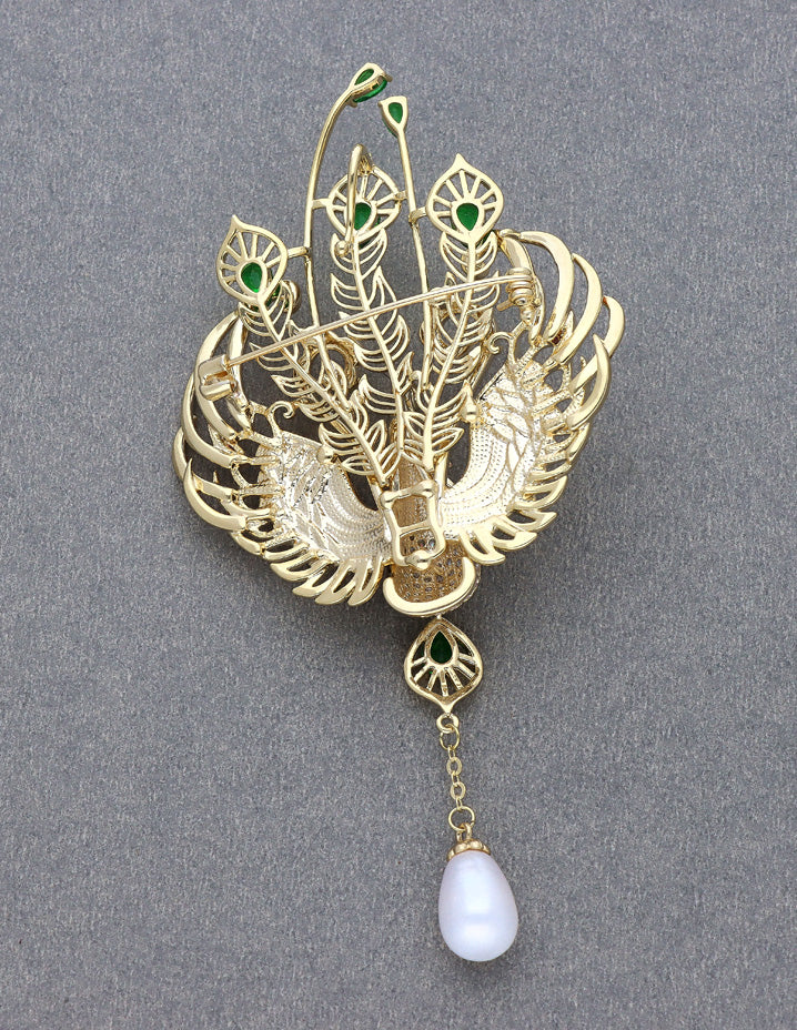 Zirconia Gold Polish Saree Pin