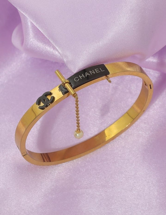 Designer Gold Polish Bracelet