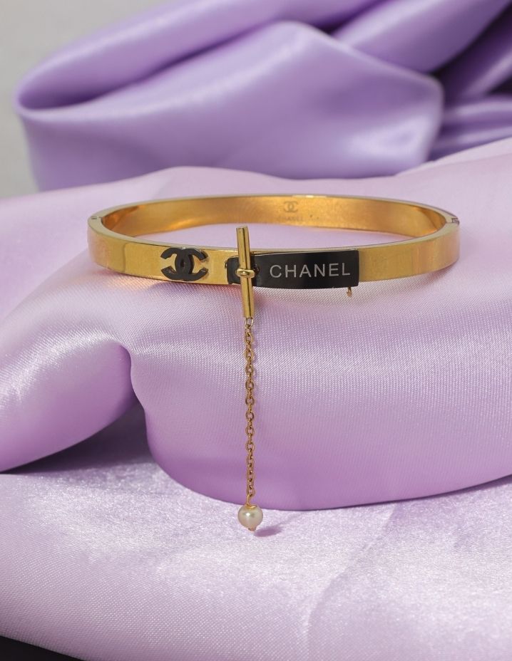 Designer Gold Polish Bracelet