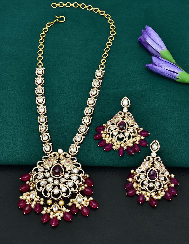 Zircon Gold Polish Elephant Design Pendant Necklace Set