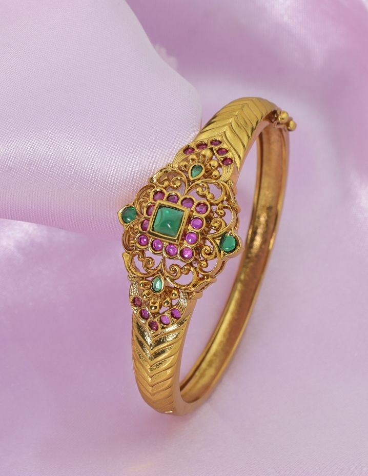 Designer Gold Polish Bracelet ZBLT10907