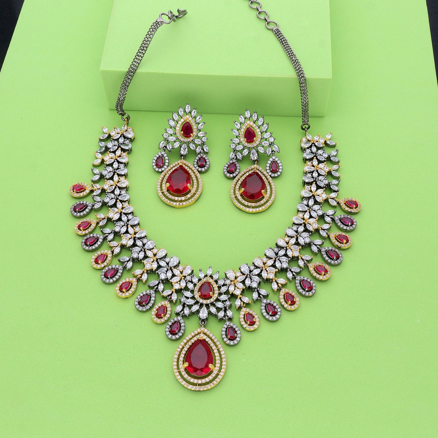 Zirconia Victorian Necklace Set