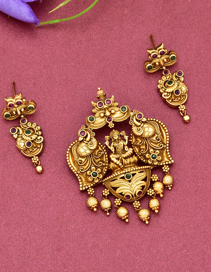 Antique Kempu Lakshmi Devi Pendant Set