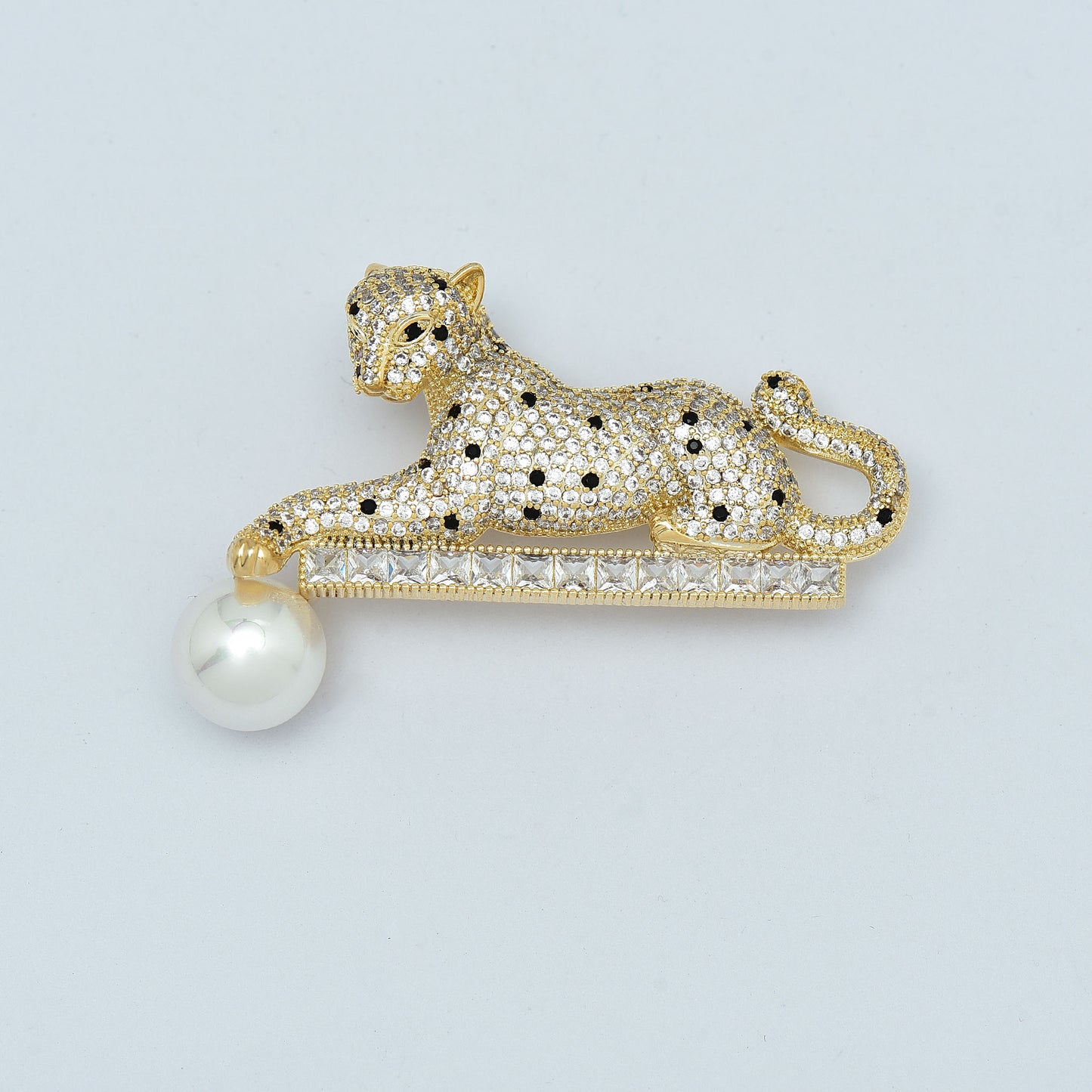 Zirconia Tiger Pattern Gold Polish Saree Pin