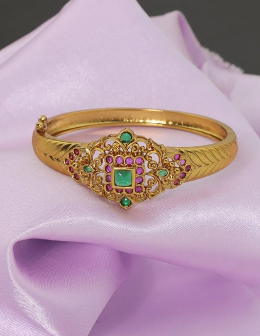Designer Gold Polish Bracelet ZBLT10907