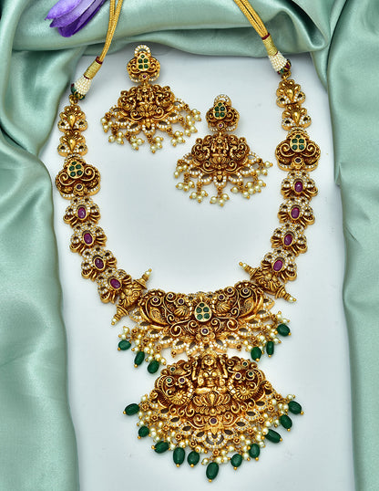 Antique Lakshmi Devi Pattern Necklace Set