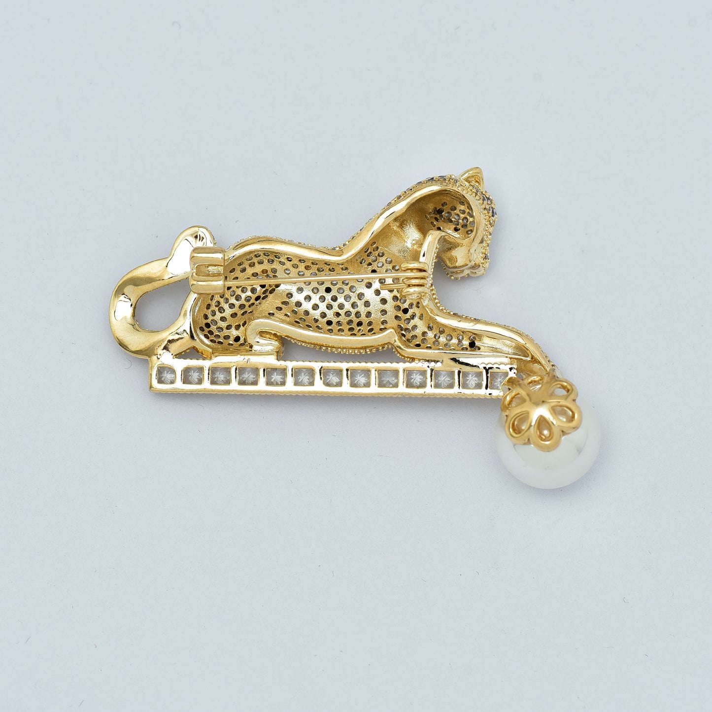 Zirconia Tiger Pattern Gold Polish Saree Pin