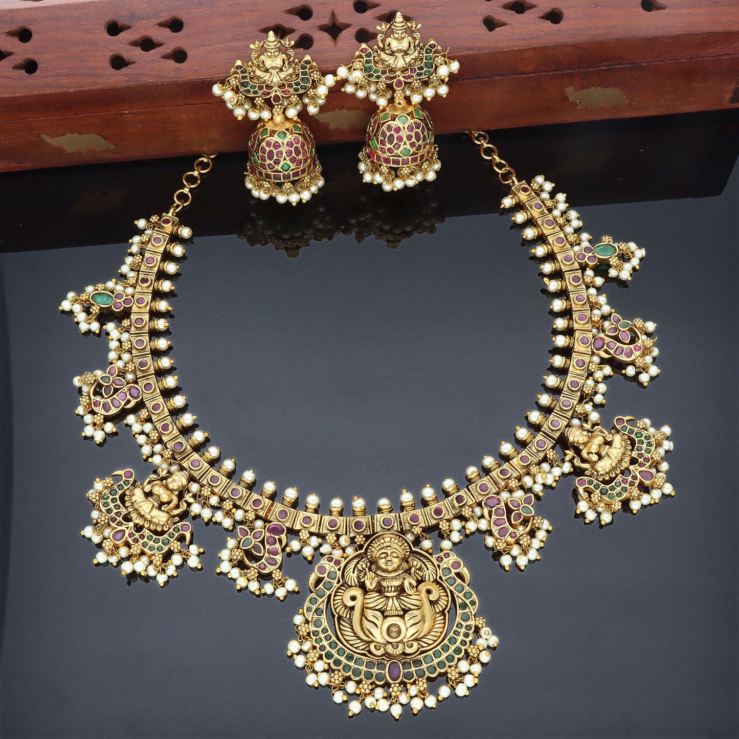 Guttapusalu Lakshmi Devi Design Necklace Set